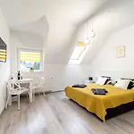 Perla Pienin Apartman *